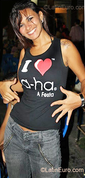 Date this hard body Brazil girl Rosalba from Fortaleza BR6085