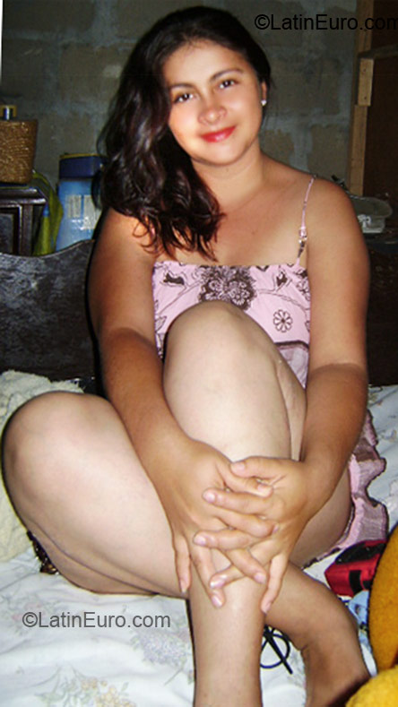 Date this lovely Peru girl Jahaira from Tarapoto PE410