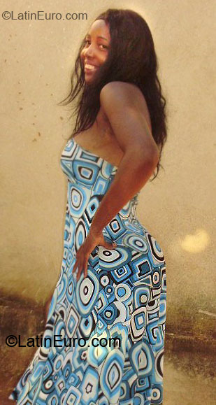 Date this good-looking Brazil girl Silvina from Astolfo Dutra BR4367