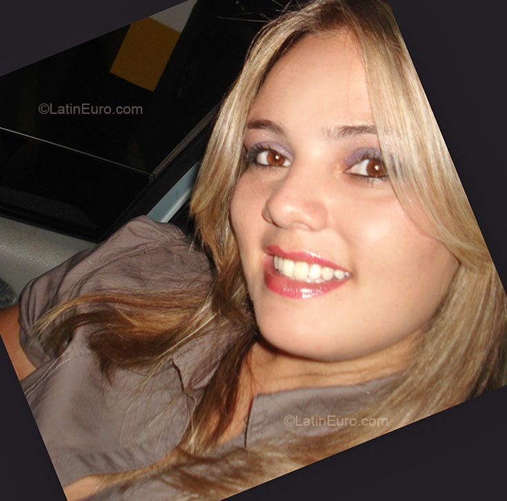 Date this voluptuous Brazil girl Mileni from Sao Paulo BR4390