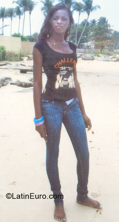 Date this sensual Gabon girl Pamella from Liberville GA7