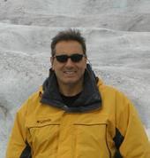 Date this attractive United States man Peter from Beverly Hills US8983