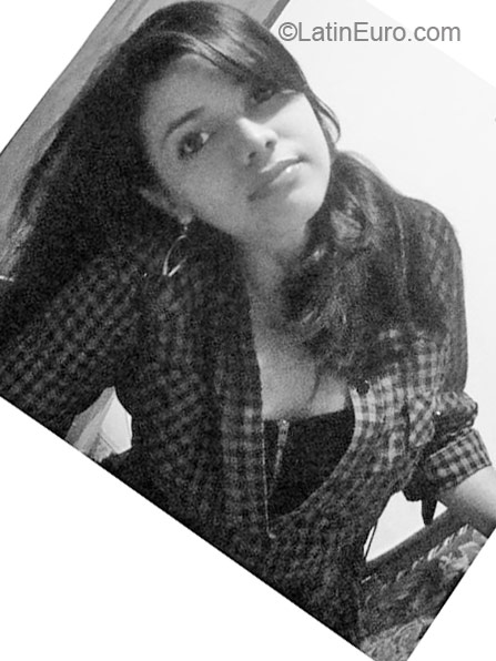 Date this happy Colombia girl Andrea from Medellin CO6409