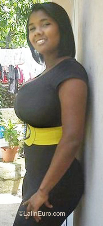Date this delightful Dominican Republic girl Miltha from Santo Domingo DO6736
