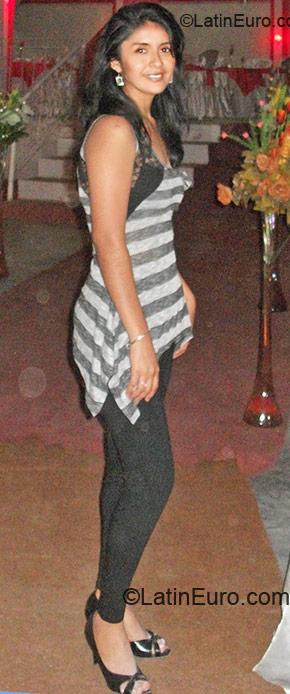 Date this attractive Peru girl Gabriela from Pucallpa PE448