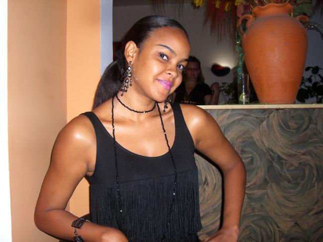 Date this gorgeous United States girl Linda nima from LA.California IC42