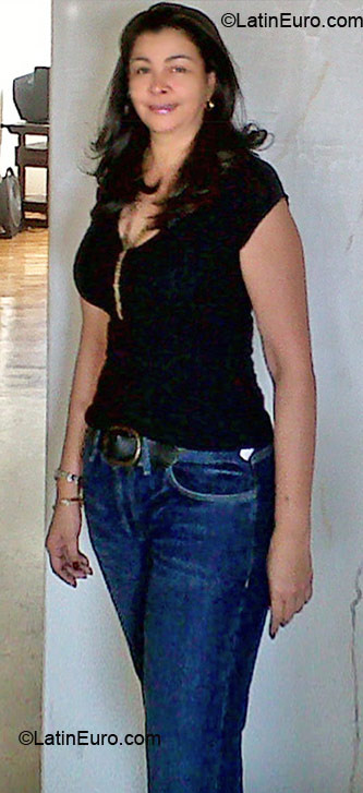 Date this nice looking Colombia girl Nury from Medellin CO6516