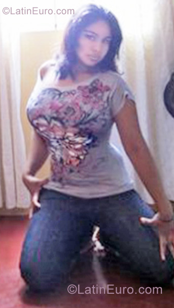 Date this young Peru girl Diana Carolina from Trujillo PE454