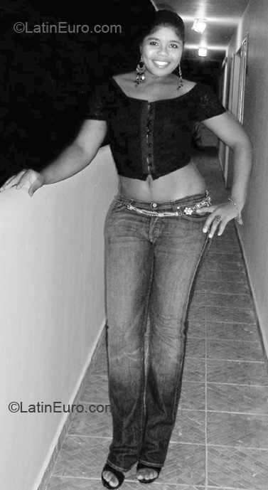 Date this sensual Dominican Republic girl Nelfa from Punta Cana DO6999