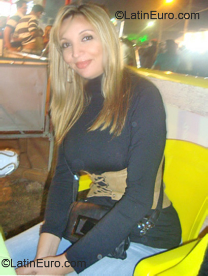 Date this gorgeous Brazil girl Meiri from Rondonopolis BR4890