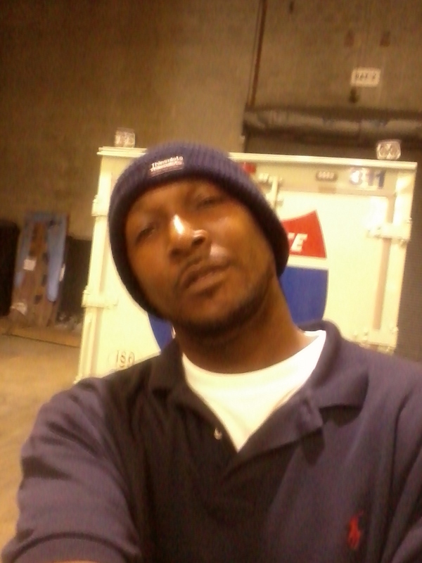 Date this hard body United States man Face from New York US9244