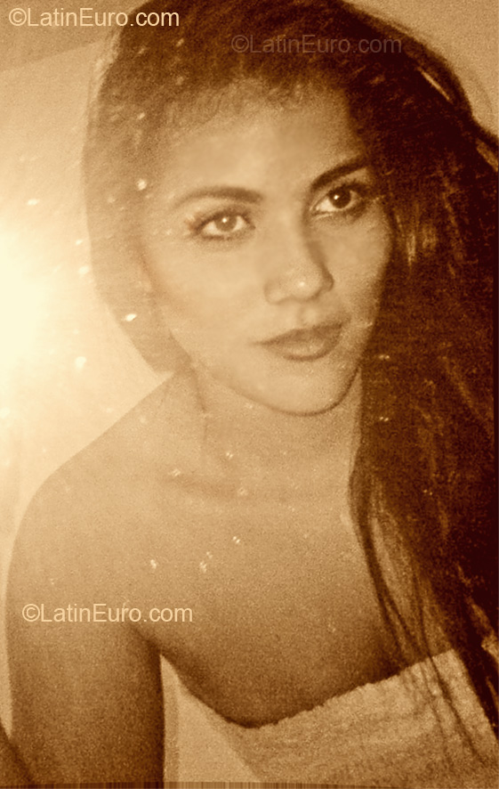 Date this delightful Ecuador girl Alba from Milagro EC85
