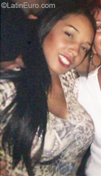 Date this nice looking Colombia girl Daniela from Medellin CO6688