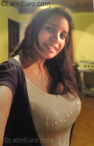 Date this athletic Ecuador girl Diana Paola from Bahia De Caraquez EC94
