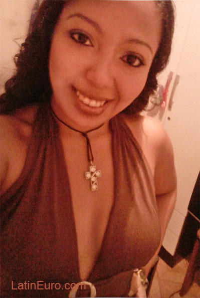 Date this beautiful Brazil girl Paola from Belem BR6330