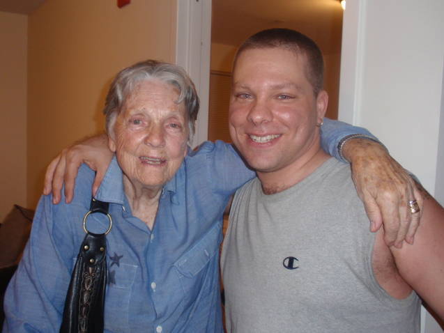 Date this passionate United States man Matthew from Corona US9540