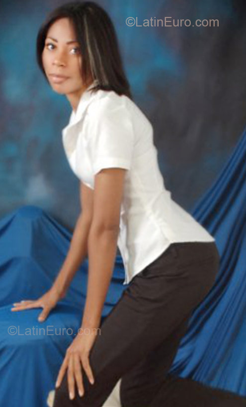Date this georgeous Dominican Republic girl Zunilda from Santiago DO9179