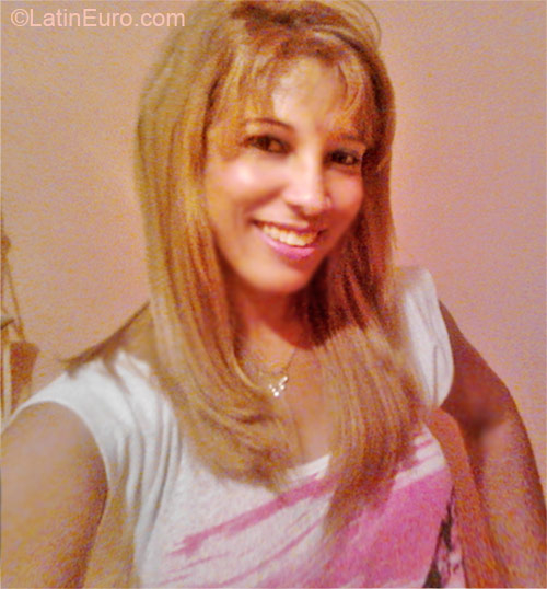 Date this voluptuous Brazil girl Graciane from Rio De Janeiro BR5206