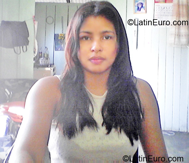 Date this lovely Brazil girl Zuki from Sinop BR5248