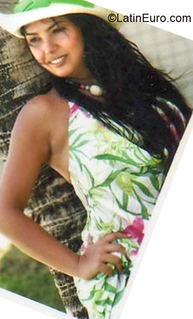 Date this athletic Brazil girl Hariana from Sao Paulo BR5253