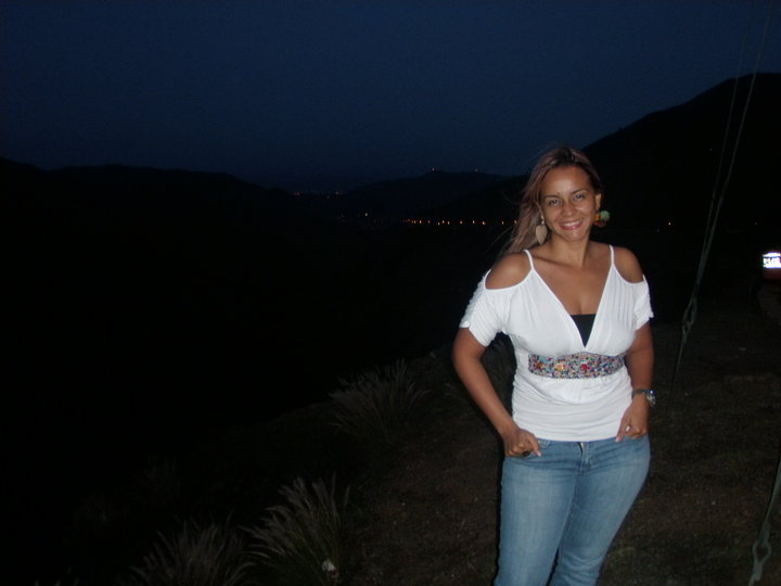 Date this sultry Colombia girl Lna from Cali CO6983