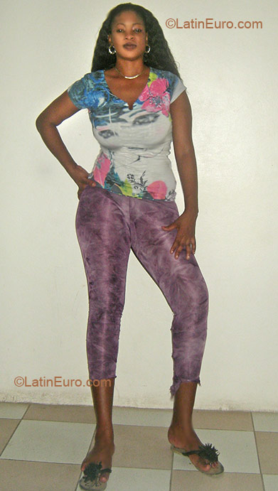 Date this passionate Jamaica girl Latoya from Kingston JM301