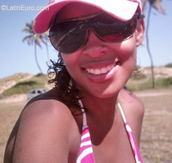 Date this hot Brazil girl Lilia Maria from Salvador BR5279