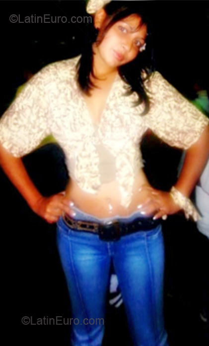 Date this sensual Brazil girl Ilenia from Cascavel BR5307