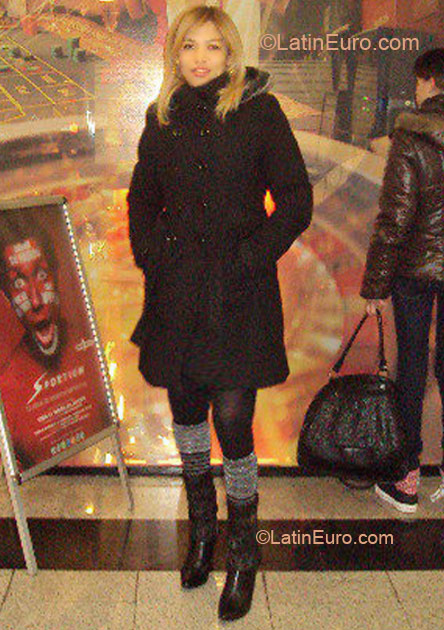 Date this athletic Italy girl Lenny from Milan IT150