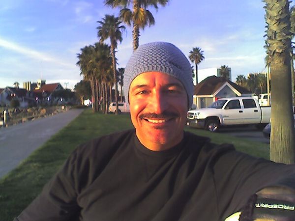 Date this nice looking United States man Rafael from Long Beach US9935