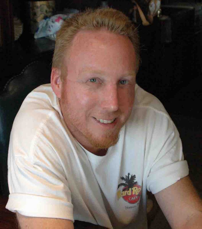 Date this young United States man Mark from Perris US9946