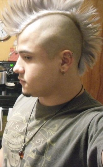 Date this sultry United States man Mohawxrokz from Chicago US10121