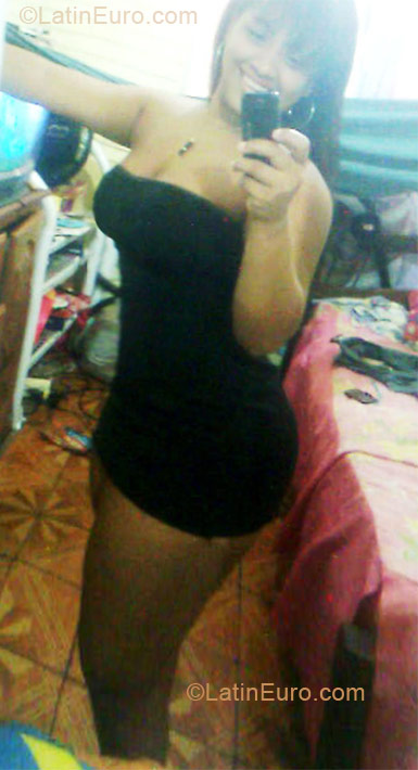 Date this charming Brazil girl Ilana from Belem BR5511