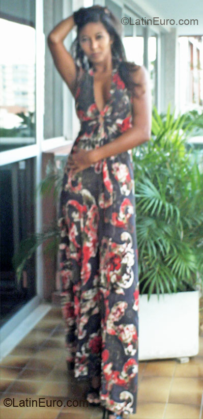 Date this charming Brazil girl Ana Cristina from Rio De Janeiro BR10424