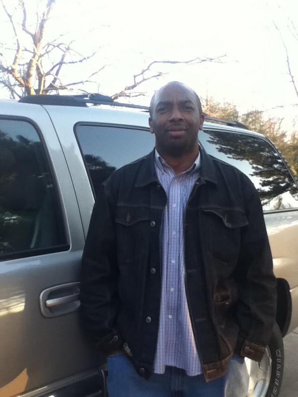 Date this nice looking United States man Charles from Tulsa US10335