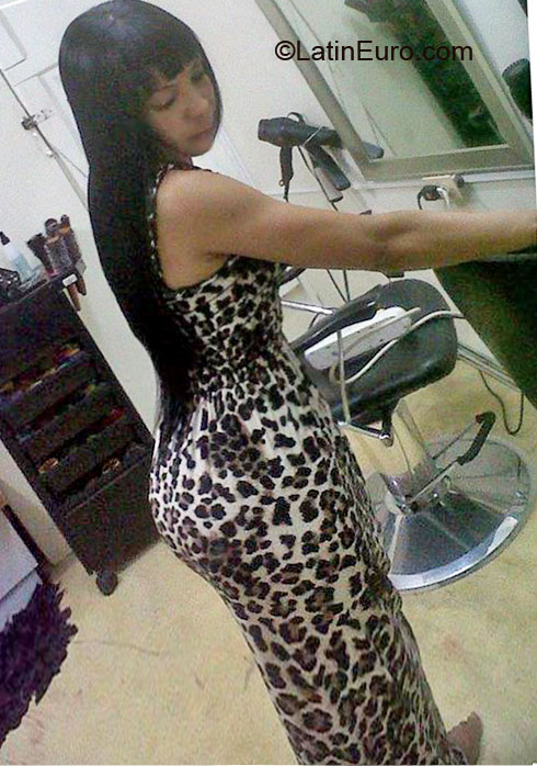Date this lovely Dominican Republic girl Margaret from Santiago DO8031