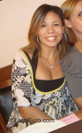 Date this happy Brazil girl Maria Aparecida from Rio de Janeiro BR5670