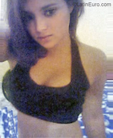 Date this pretty Brazil girl Renata from Londrina BR5678