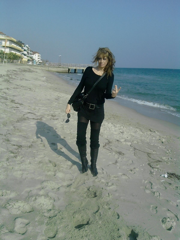 Date this happy Greece girl Claualex from Katrini GR35