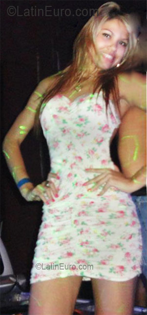 Date this pretty Brazil girl Dayane from Goiania BR5841