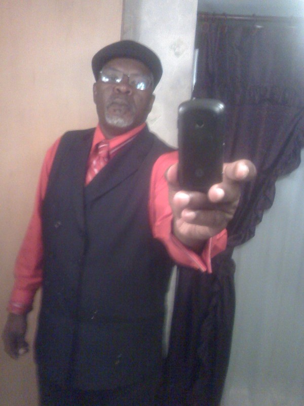 Date this voluptuous United States man Donnie1950 from Chicago US10804