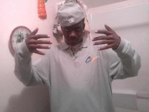 Date this foxy United States man Zigzagian from Rockford US11028