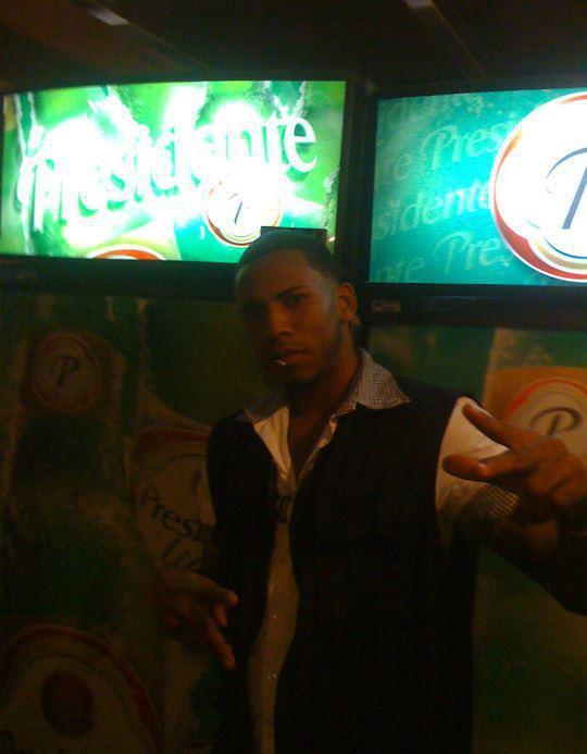 Date this nice looking Dominican Republic man Jose luis from Santo Domingo DO8772