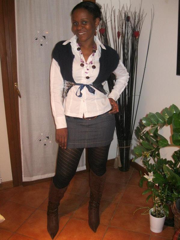 Date this pretty Italy girl Laurita from Pordenone CO7645