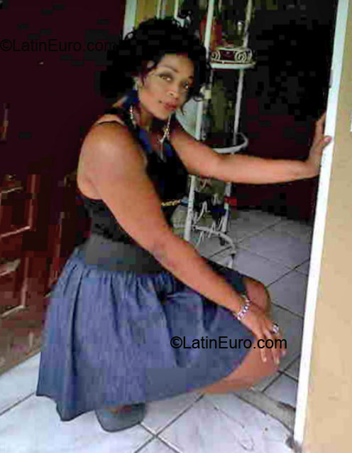 Date this pretty Jamaica girl Sherryleecr from spanish town JM331