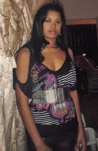Date this hard body Dominican Republic girl Peluchita from Santo Domingo DO9194