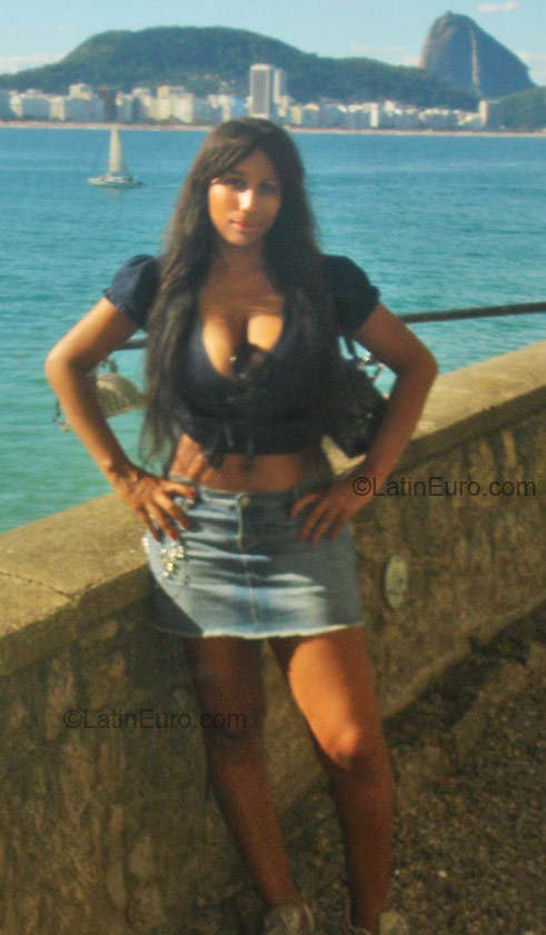 Date this exotic Brazil girl Thais from Rio De Janeiro BR6010