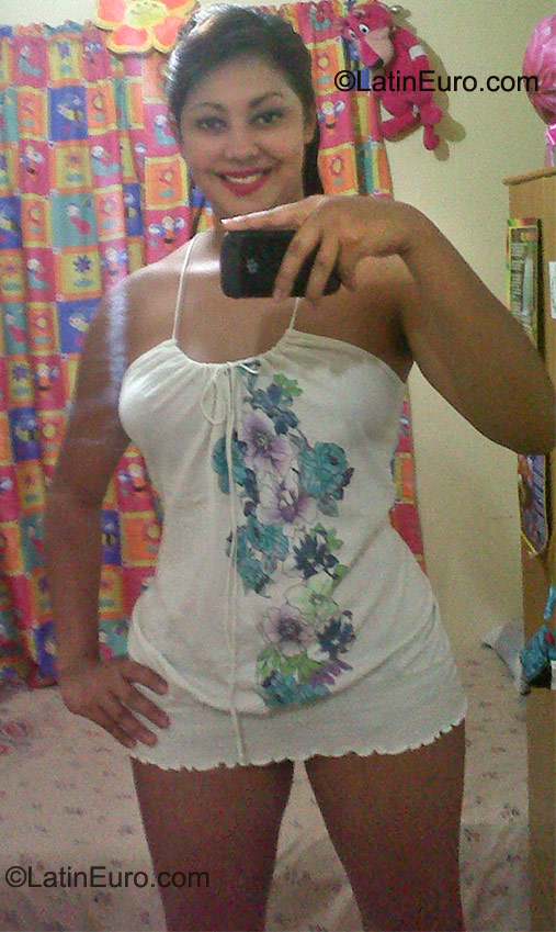 Date this hot Honduras girl Catherine from Tegucigalpa HN432