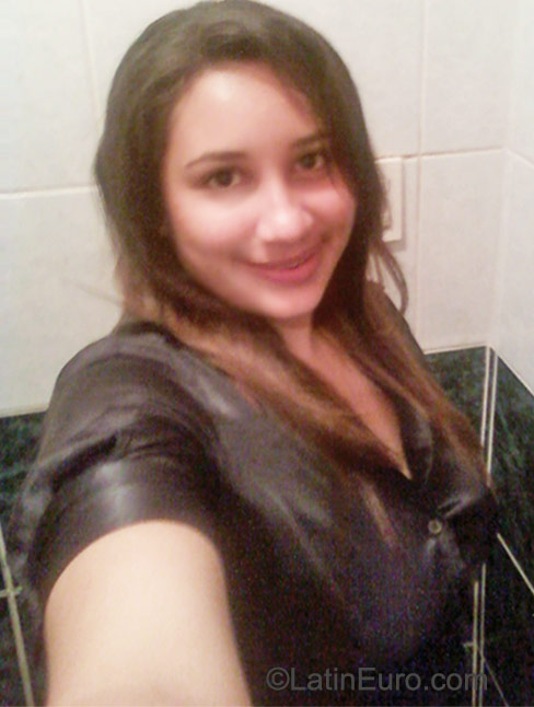 Date this young Honduras girl Genesis from El Progreso HN442
