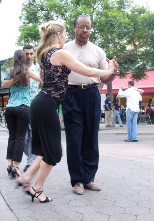 Date this young United States man Sam from Los Angeles US11525